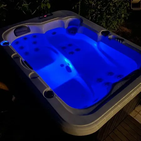 Une Nuit Dans Les Etoiles Avec Jacuzzi Οργανωμένο κάμπινγκ *